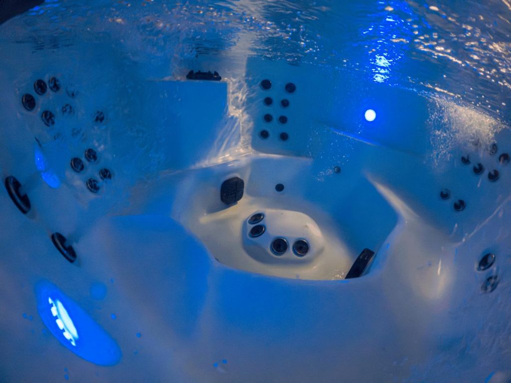 Bullfrog Spas Calm 7